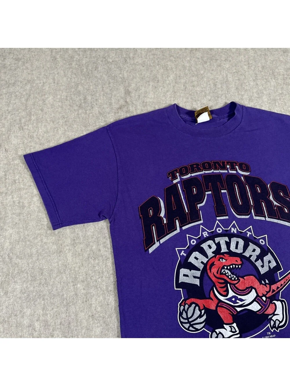 Vintage 1994 NBA Toronto Raptors Basketball T-Shirt Medium? Nutmeg Purple